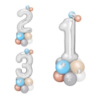 Blumenstrauß aus silbernen und blauen Zahlenluftballons - 19 Stück.