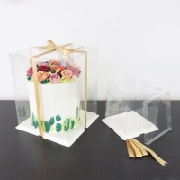 30 x 30 x 38 cm transparente Tortenbox mit Schleife