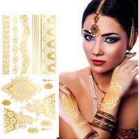 Goldene orientalische Tattoos